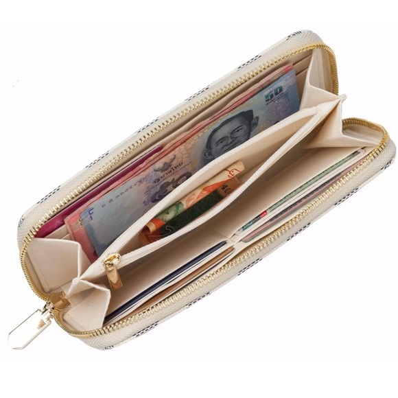 Off White Cream and Gray Checkered Zip Wallet Clutch Wristlet - Picture 4 of 5